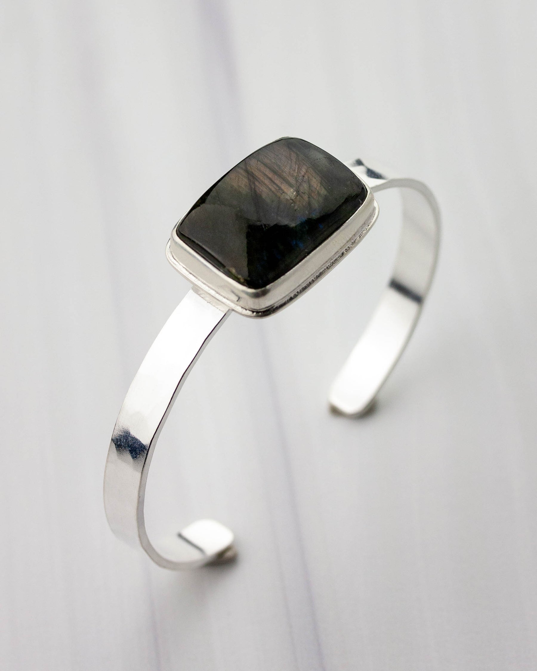 Aurora | Labradorite Hammered Silver cuff (rectangle)