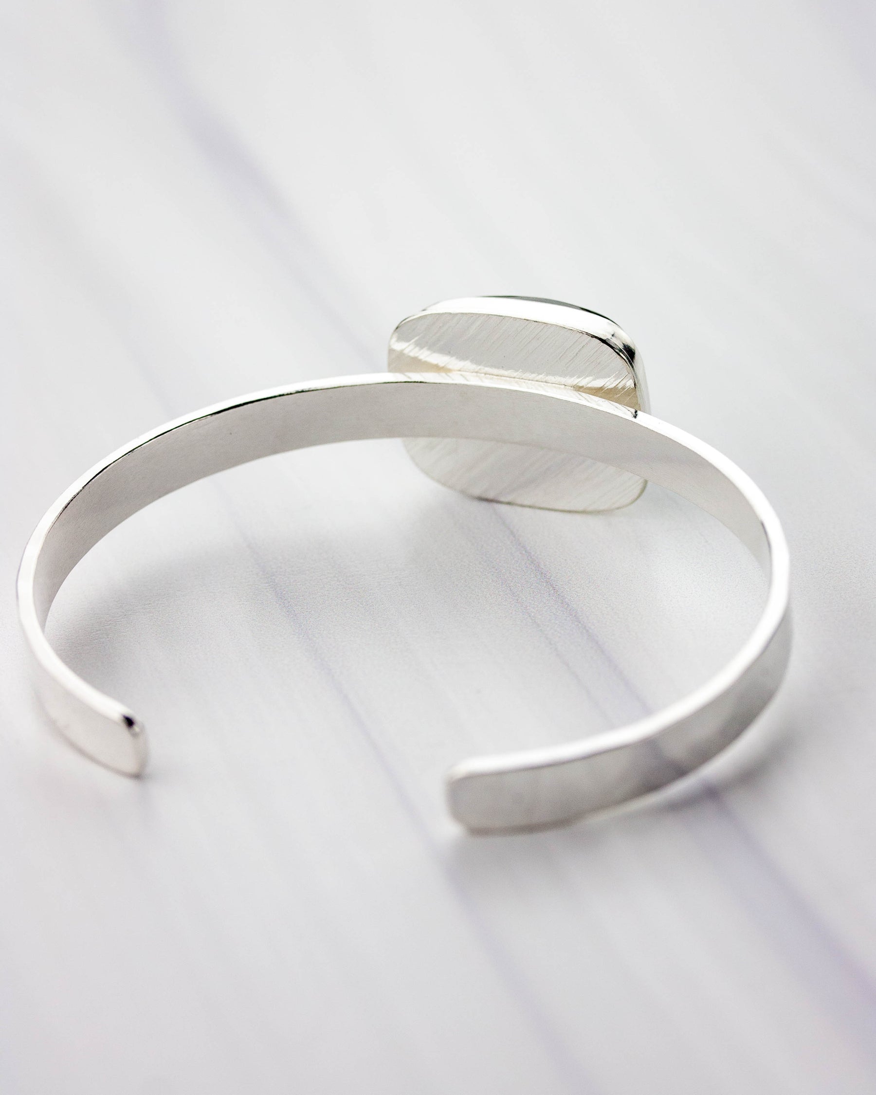 Borealis | Labradorite Hammered Silver cuff (square)