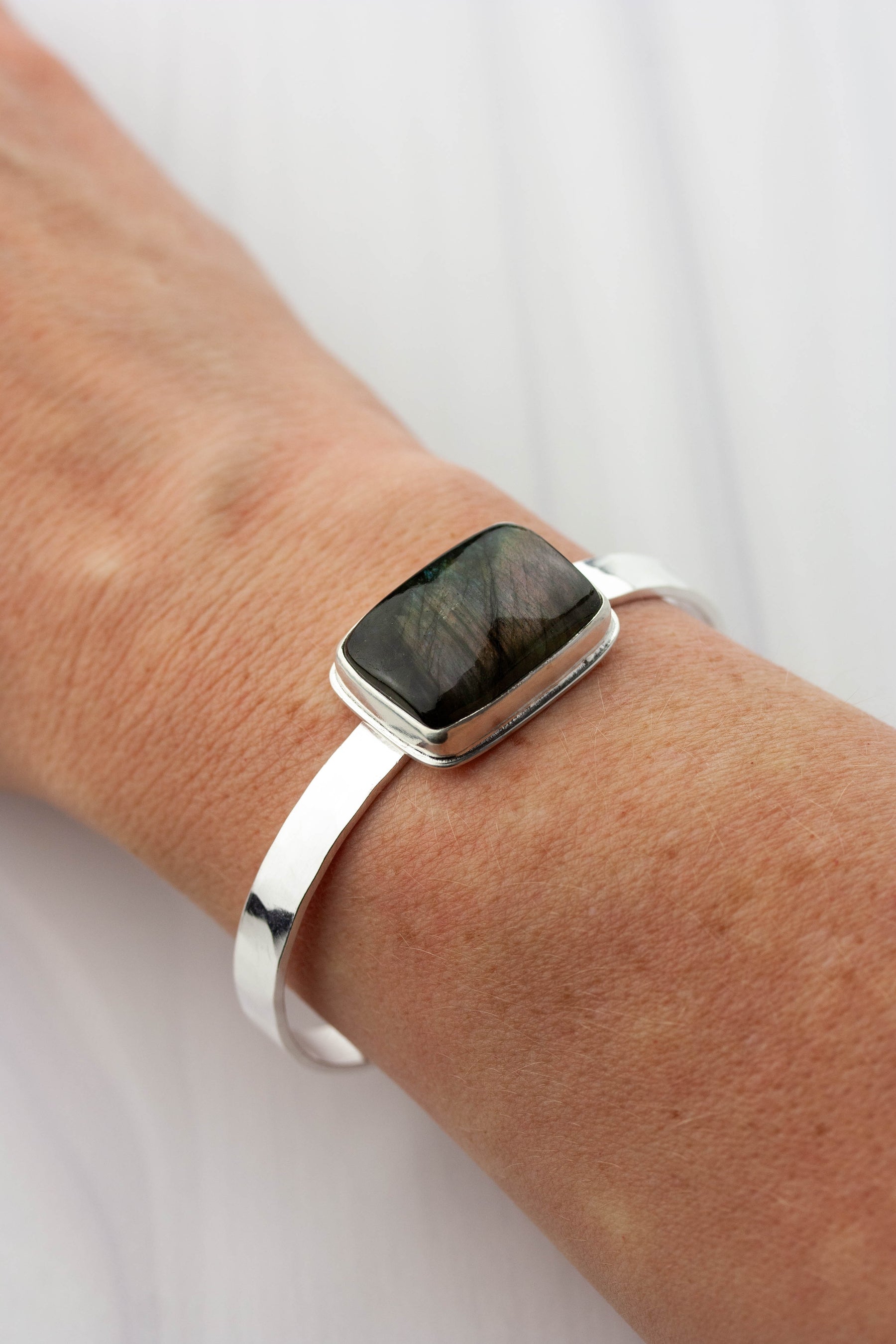 Aurora | Labradorite Hammered Silver cuff (rectangle)