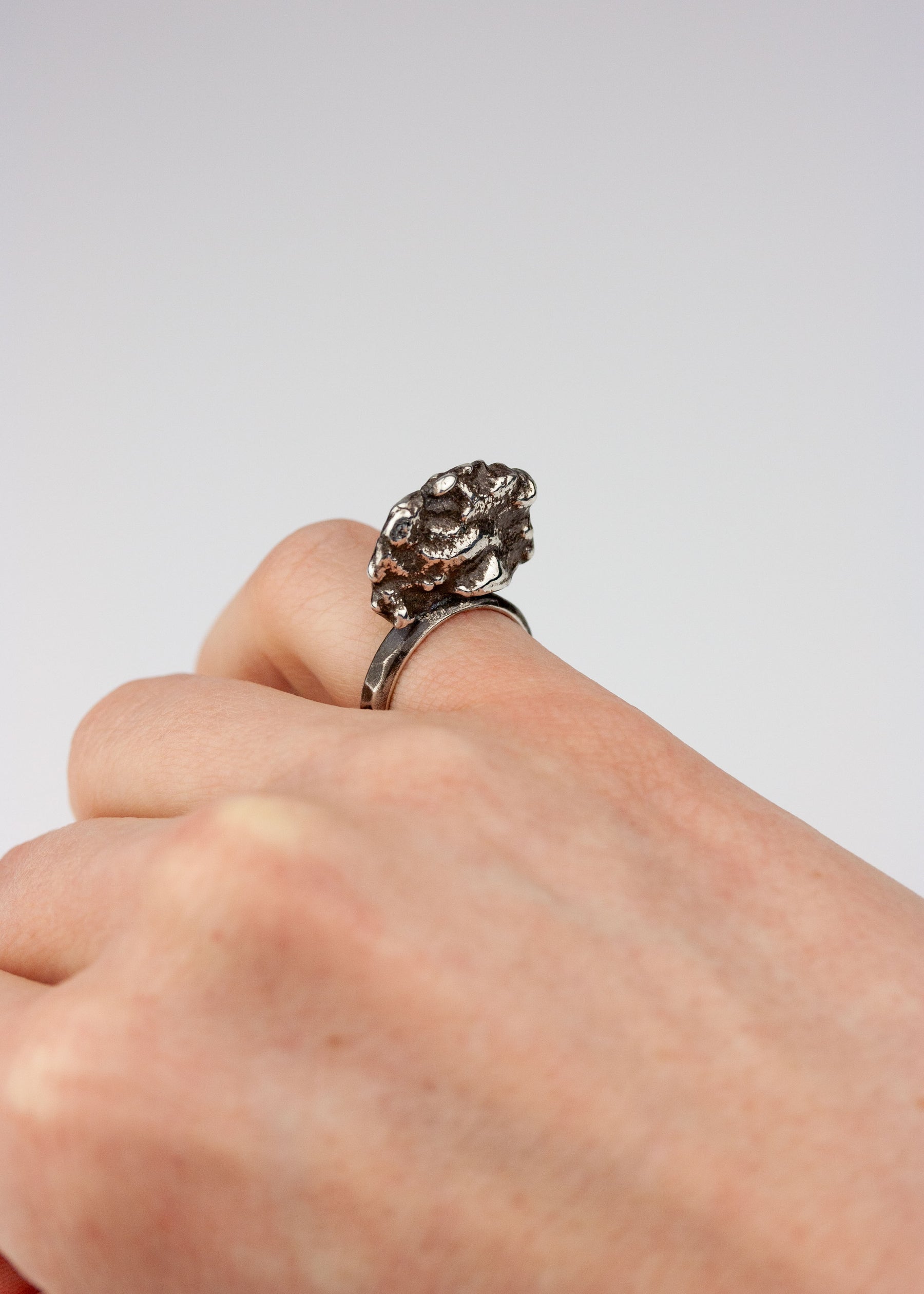 Dali Upright Ring - US 5.75