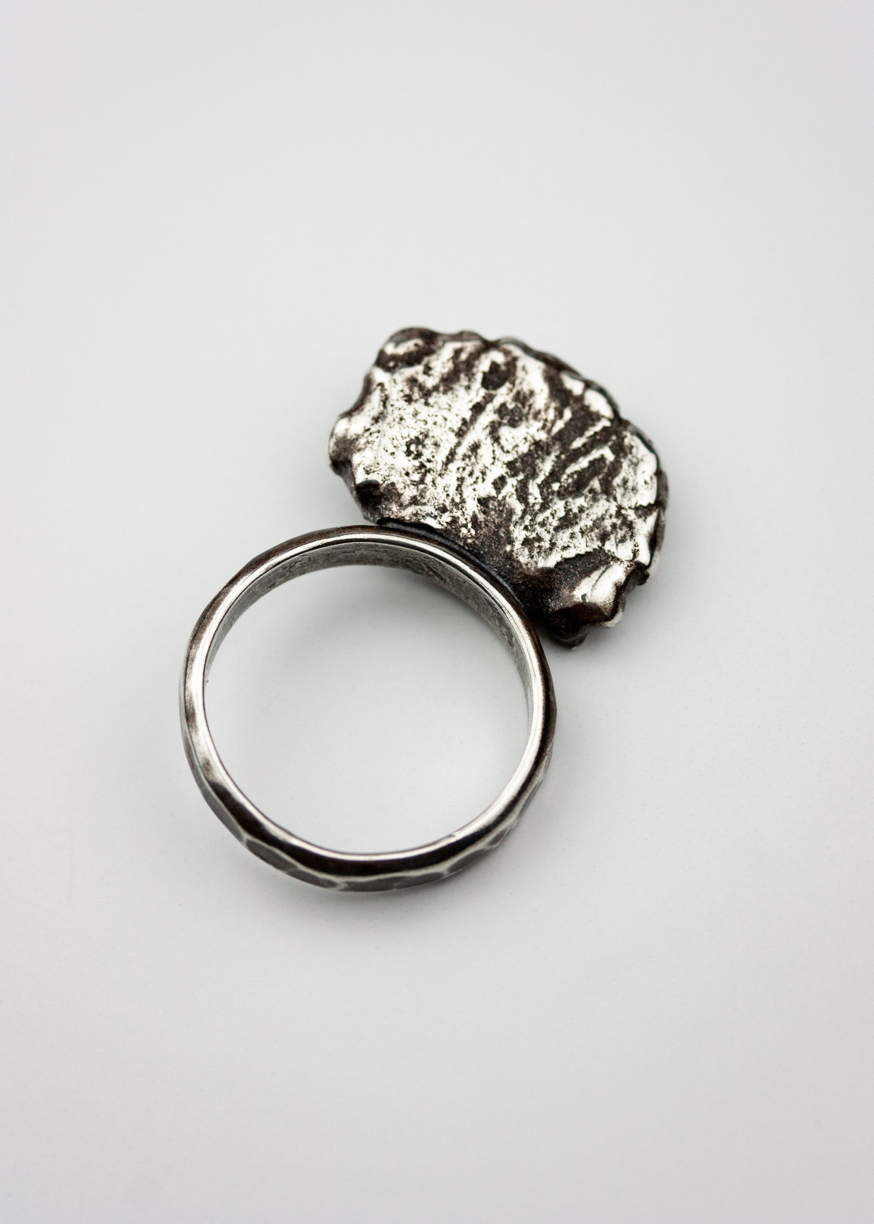 Dali Upright Ring - US 5.75