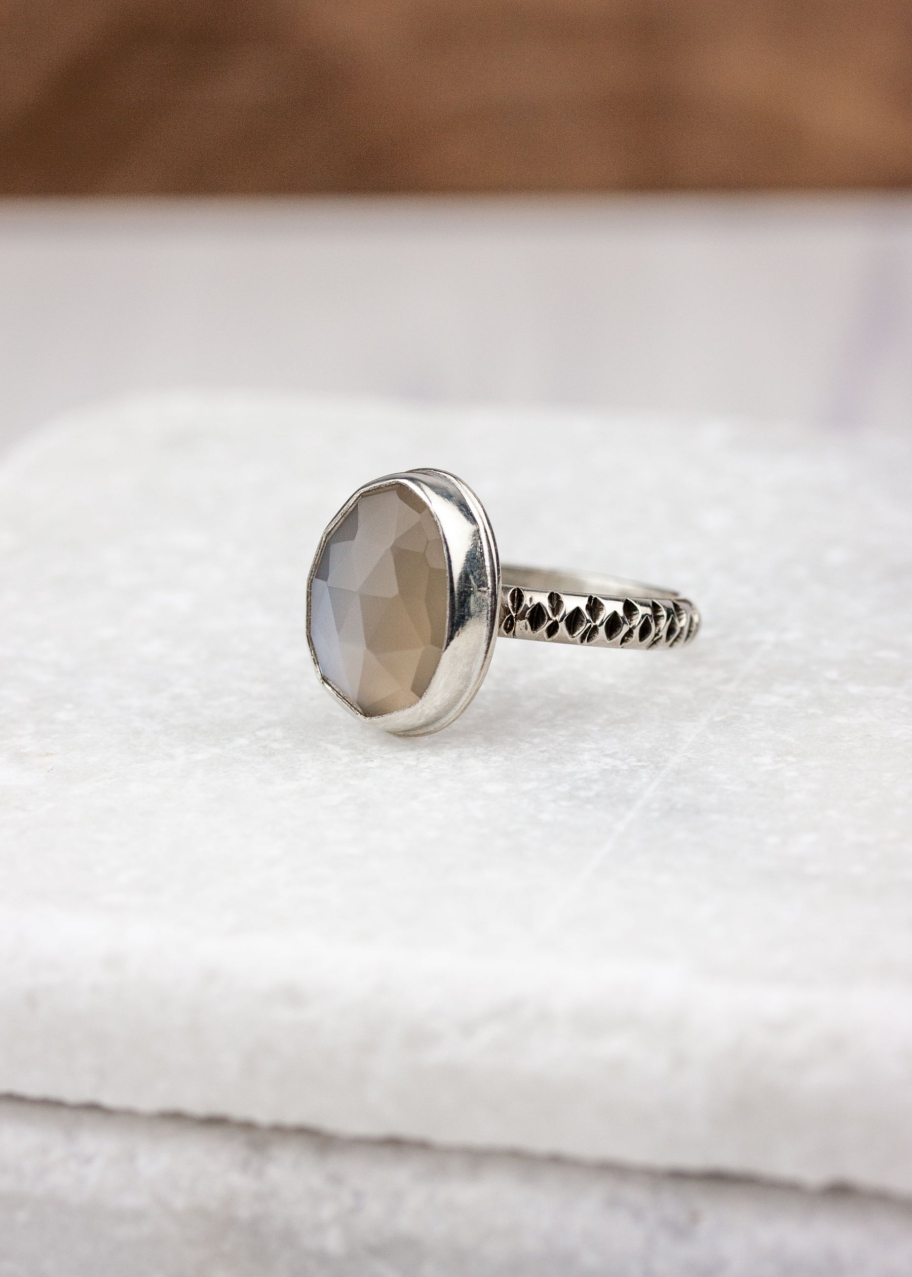Eis | Gray Moonstone Ring - US 9.5