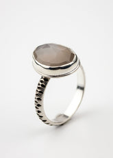 Eis | Gray Moonstone Ring - US 9.5