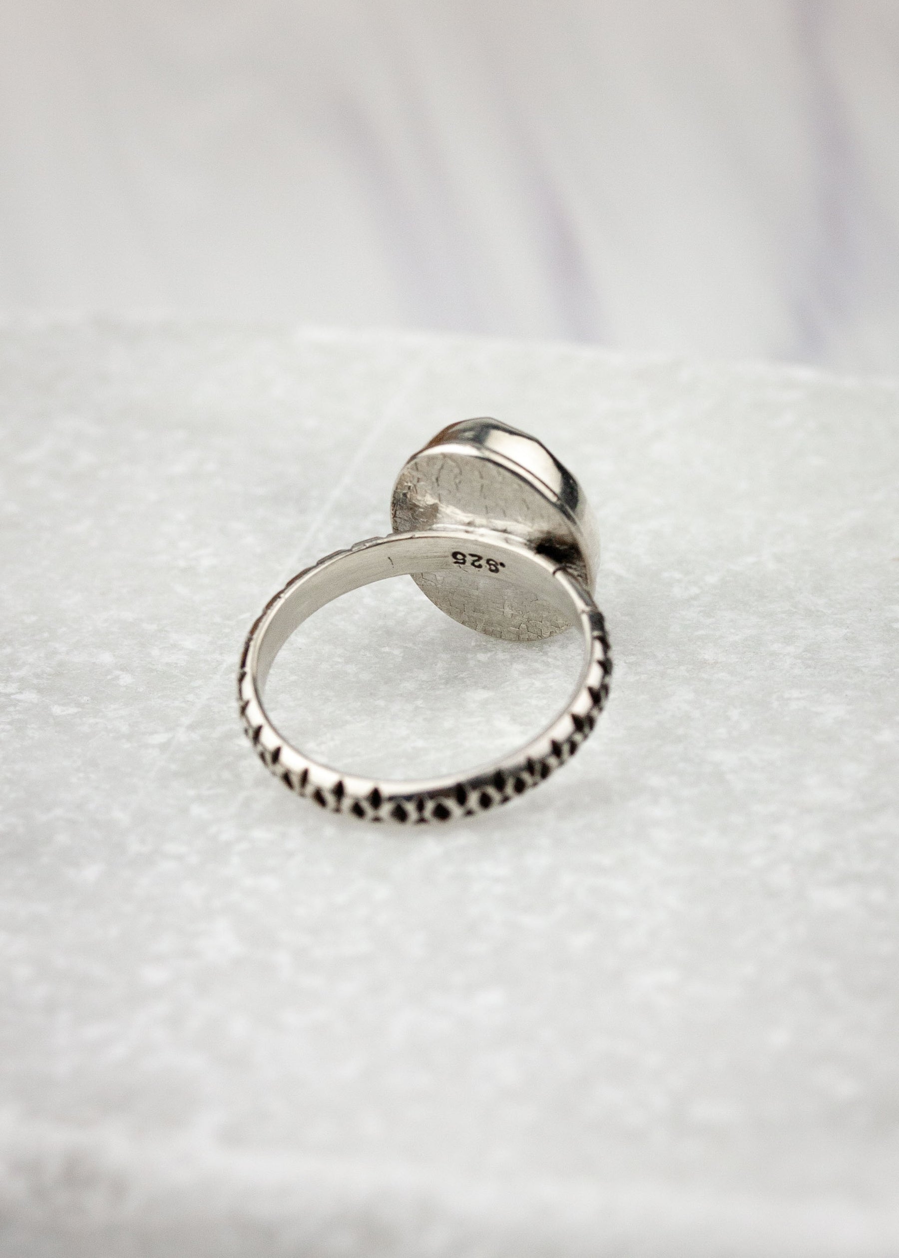 Eis | Gray Moonstone Ring - US 9.5