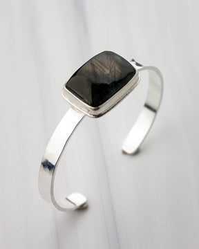 Deep Space | Labradorite Hammered Silver cuff (rectangle)