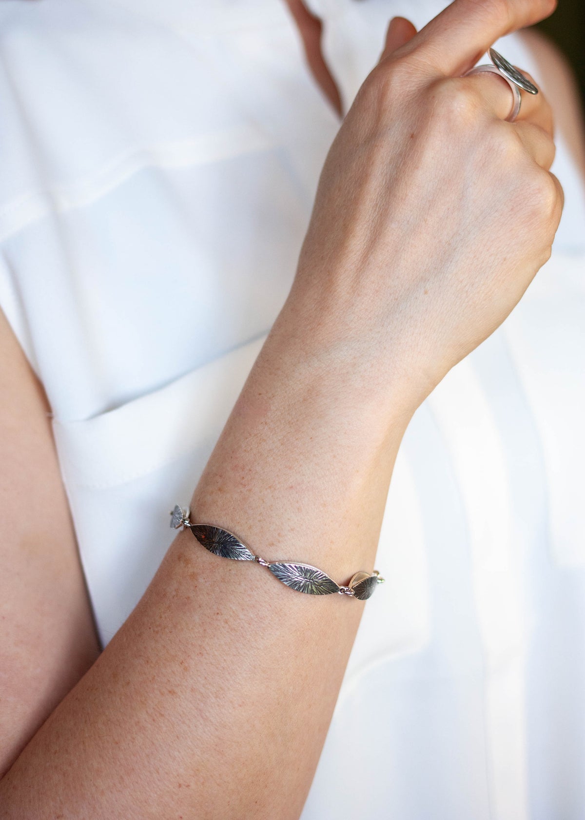 Luminosa Linked Bracelet