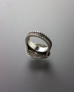 Quartz Upright Ring - US 8.5