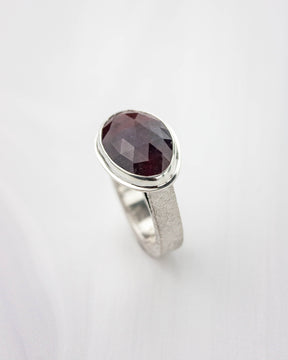 Blue-red Sapphire Upright Ring - US 7