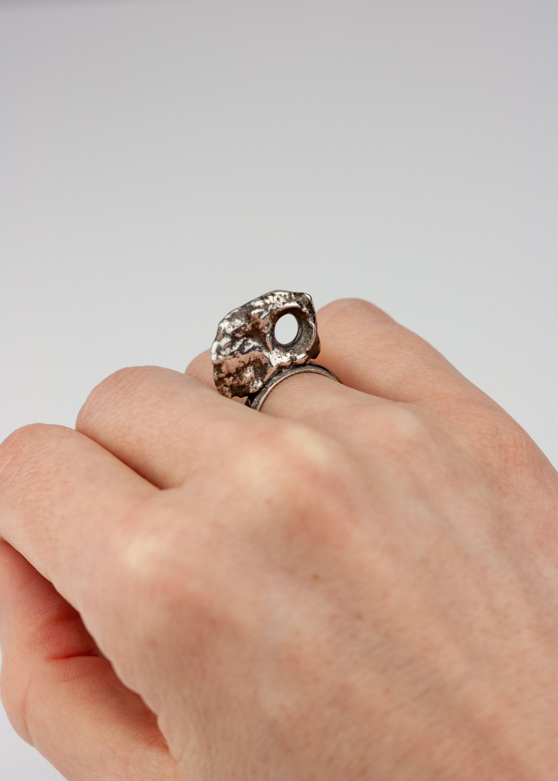 Dali Upright Ring - US 6.25