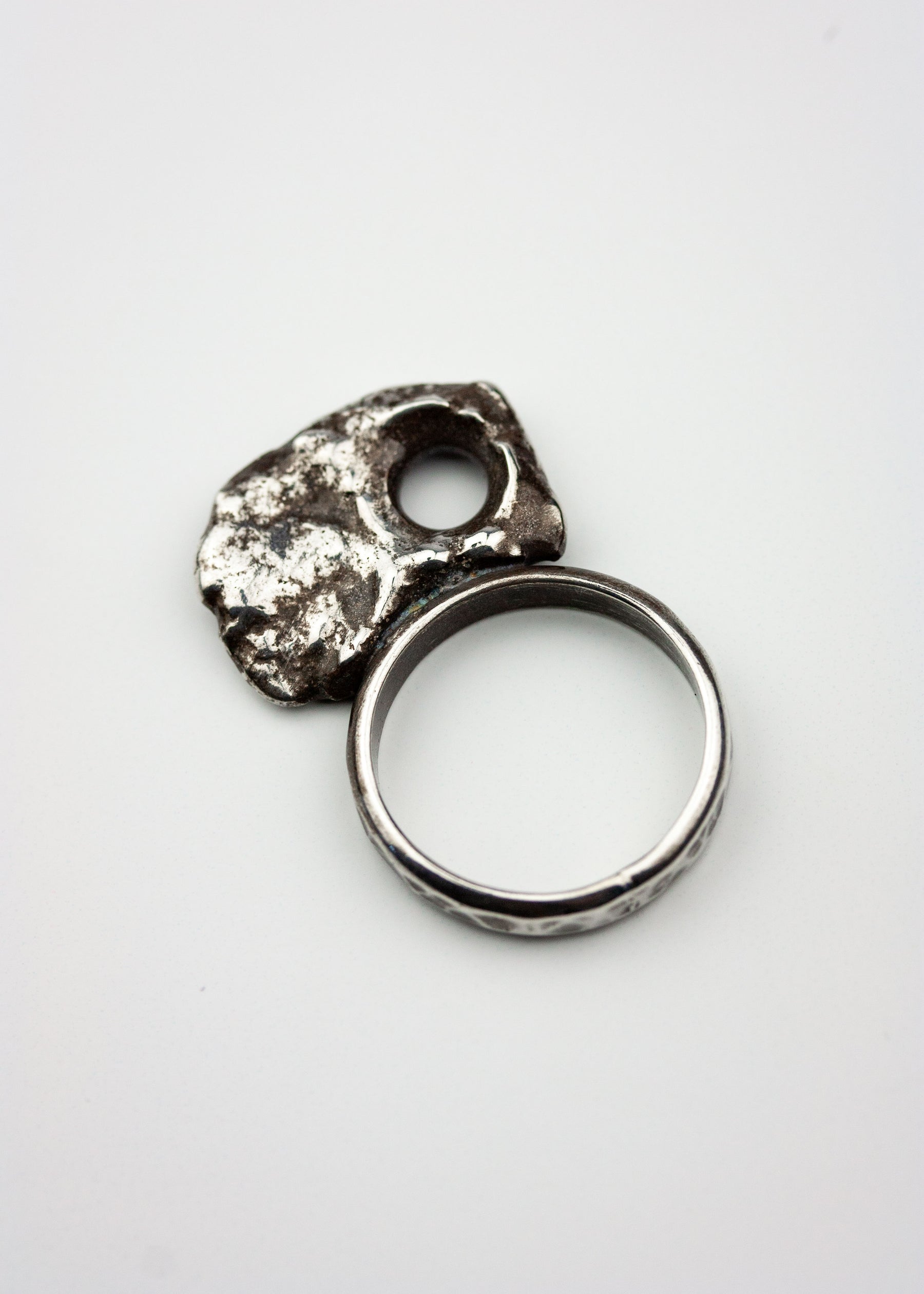 Dali Upright Ring - US 6.25